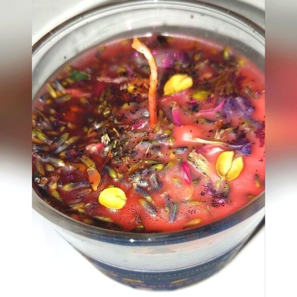 HAND Crafted 𝅺Love Struck natural Candle  - Picture 8 of 8